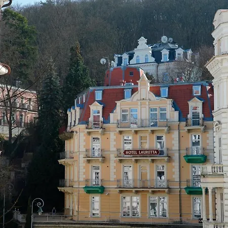 Lauretta Hotel 4*
