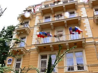 Hotell Lauretta 4*