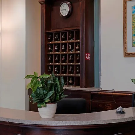 Lauretta Hotel