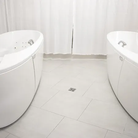 Lauretta Hotell 4*