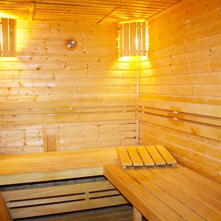 Lauretta Hotel 4*
