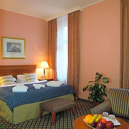 Lauretta Hotel 4*