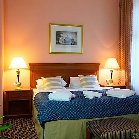 Lauretta Hotel