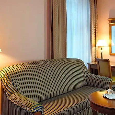 Lauretta Hotel 4*