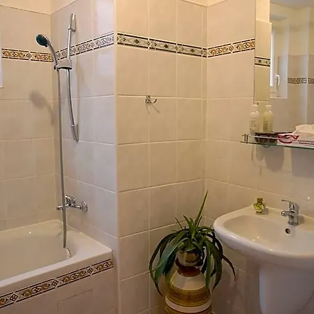 Lauretta Hotel