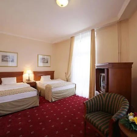 Lauretta Hotel 4*