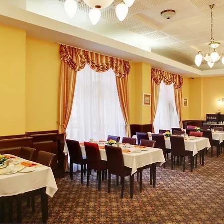 Lauretta 4*