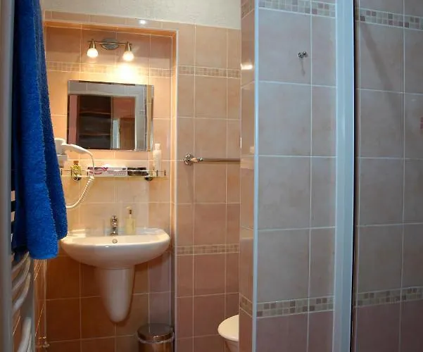 Lauretta 4*