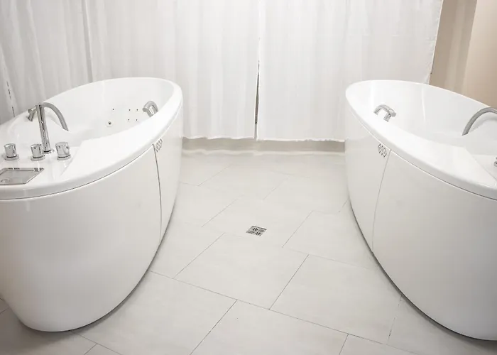 Lauretta Hotel 4*