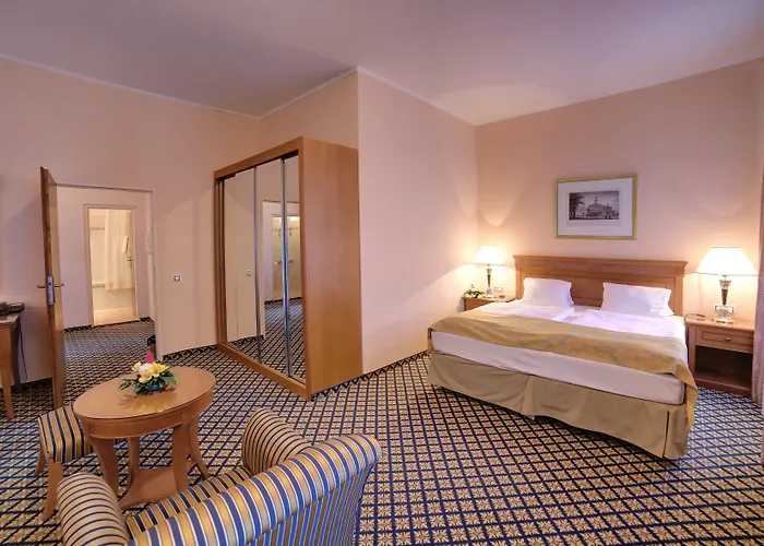 Lauretta 4*