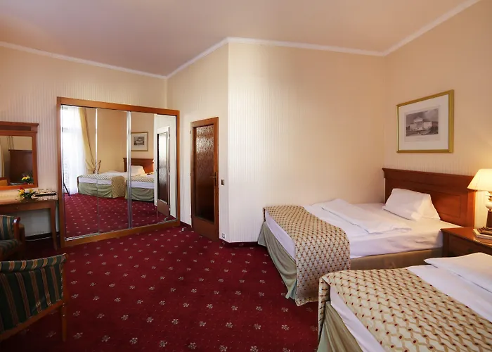 Отель Lauretta 4*