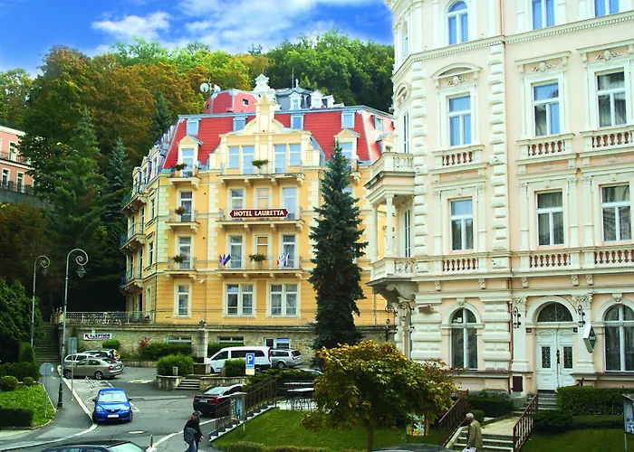 Lauretta Карловы Вары